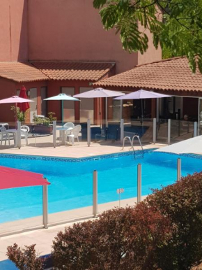 Albatros Appart 40 m2, 2 pièces près côte d'azur, piscine, parking, proche du Golf St Donat